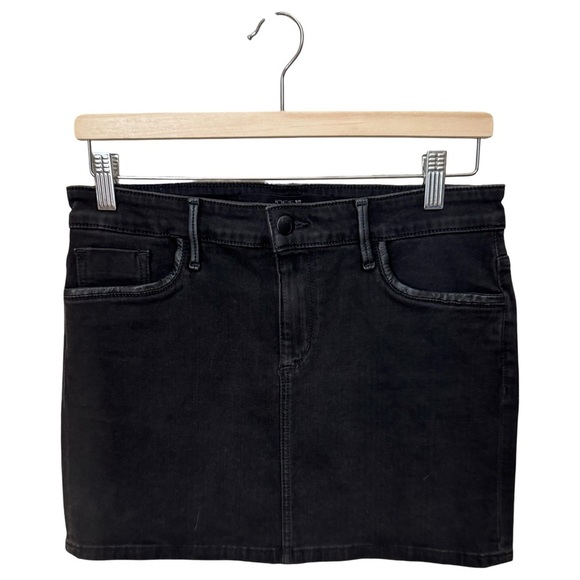 Joe's Jeans Dresses & Skirts - JOE’S JEANS Black Denim 5 Pocket Leather Trim Mini Skirt “Billie” Wash Size 29